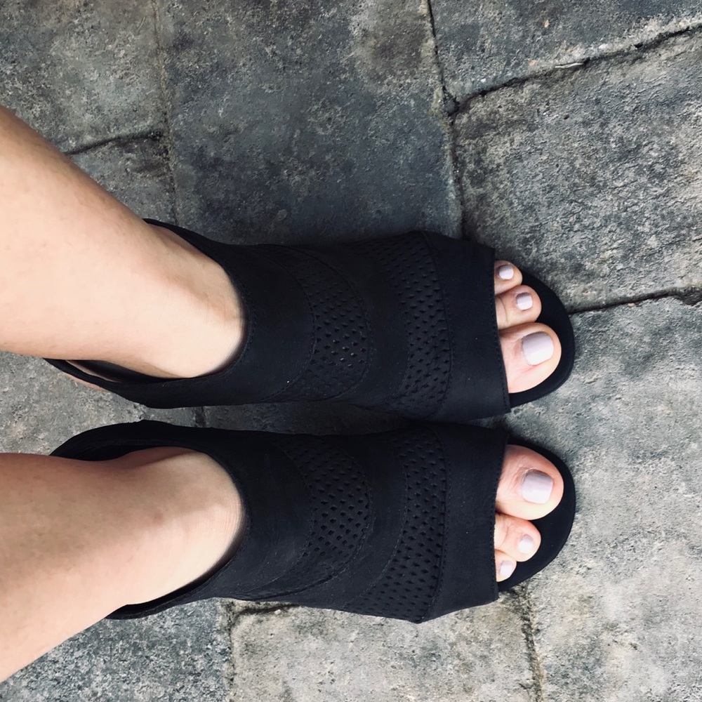 Franco Sarto Black Wedges